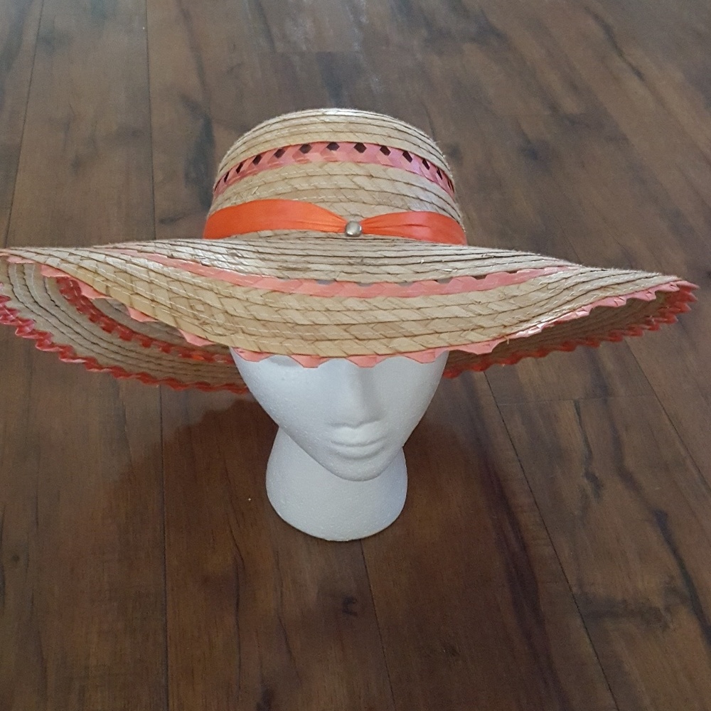 Vintage - Tan Straw Flower Sun Hat